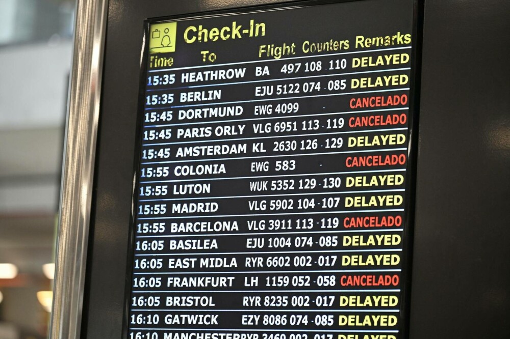 Haos pe aeroportul din Mallorca. Ploile torențiale au provocat întârzieri și anulări de zboruri. GALERIE FOTO - Imaginea 9