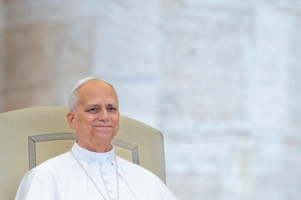 Papa Leon împlinește 70 de ani. Suveranul Pontif a primit un tort de la noul ambasador al SUA la Vatican. FOTO - Imaginea 5