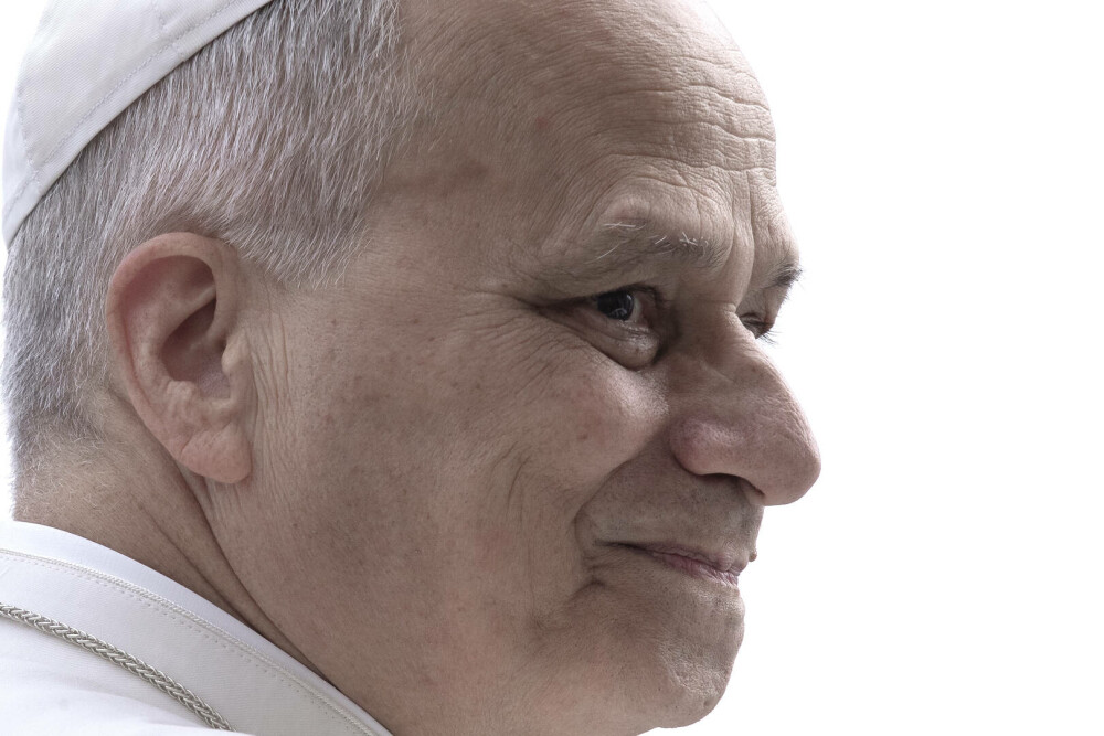 Papa Leon împlinește 70 de ani. Suveranul Pontif a primit un tort de la noul ambasador al SUA la Vatican. FOTO - Imaginea 7