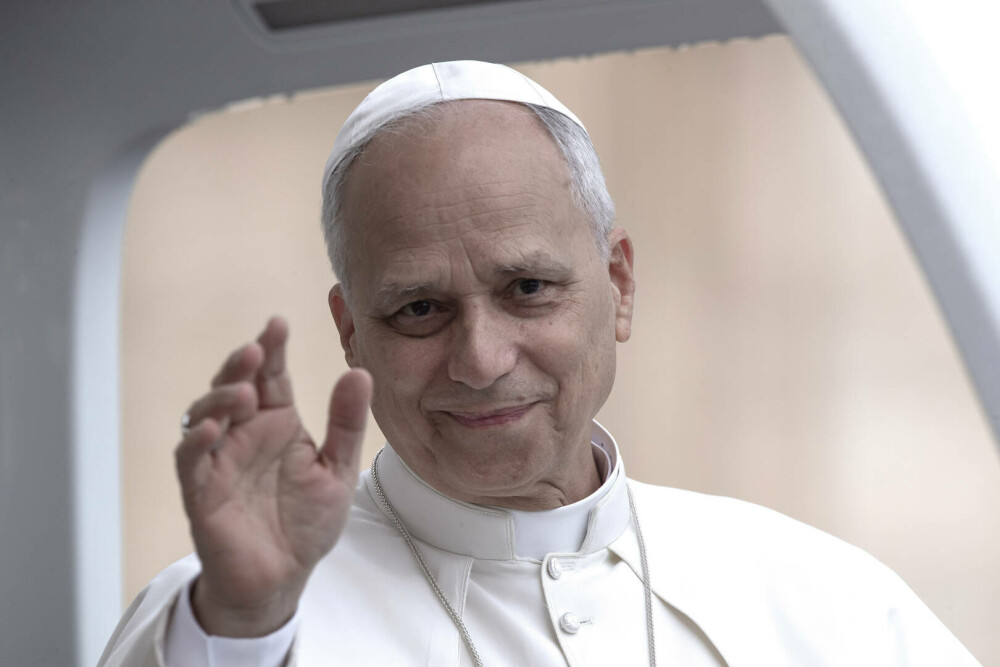 Papa Leon împlinește 70 de ani. Suveranul Pontif a primit un tort de la noul ambasador al SUA la Vatican. FOTO - Imaginea 10