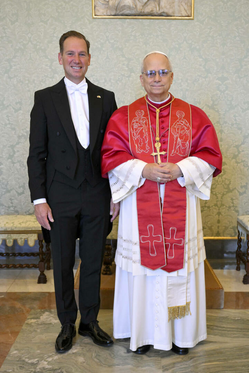Papa Leon împlinește 70 de ani. Suveranul Pontif a primit un tort de la noul ambasador al SUA la Vatican. FOTO - Imaginea 20