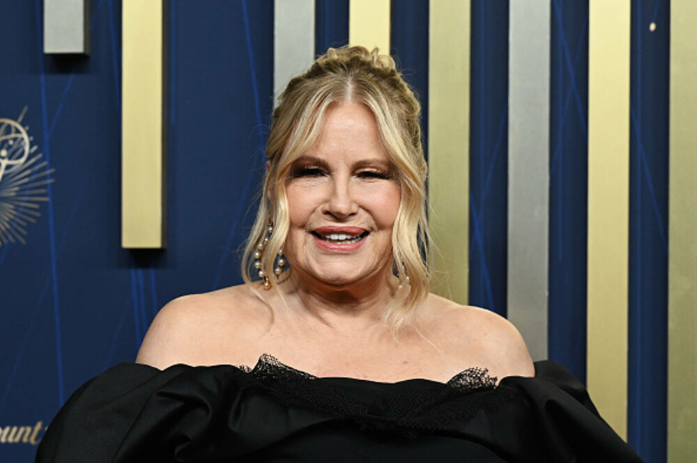 Cele mai bine îmbrăcate vedete la Emmy 2025. Ținutele spectaculoase cu care și-au făcut apariția pe covorul roșu GALERIE FOTO - Imaginea 19