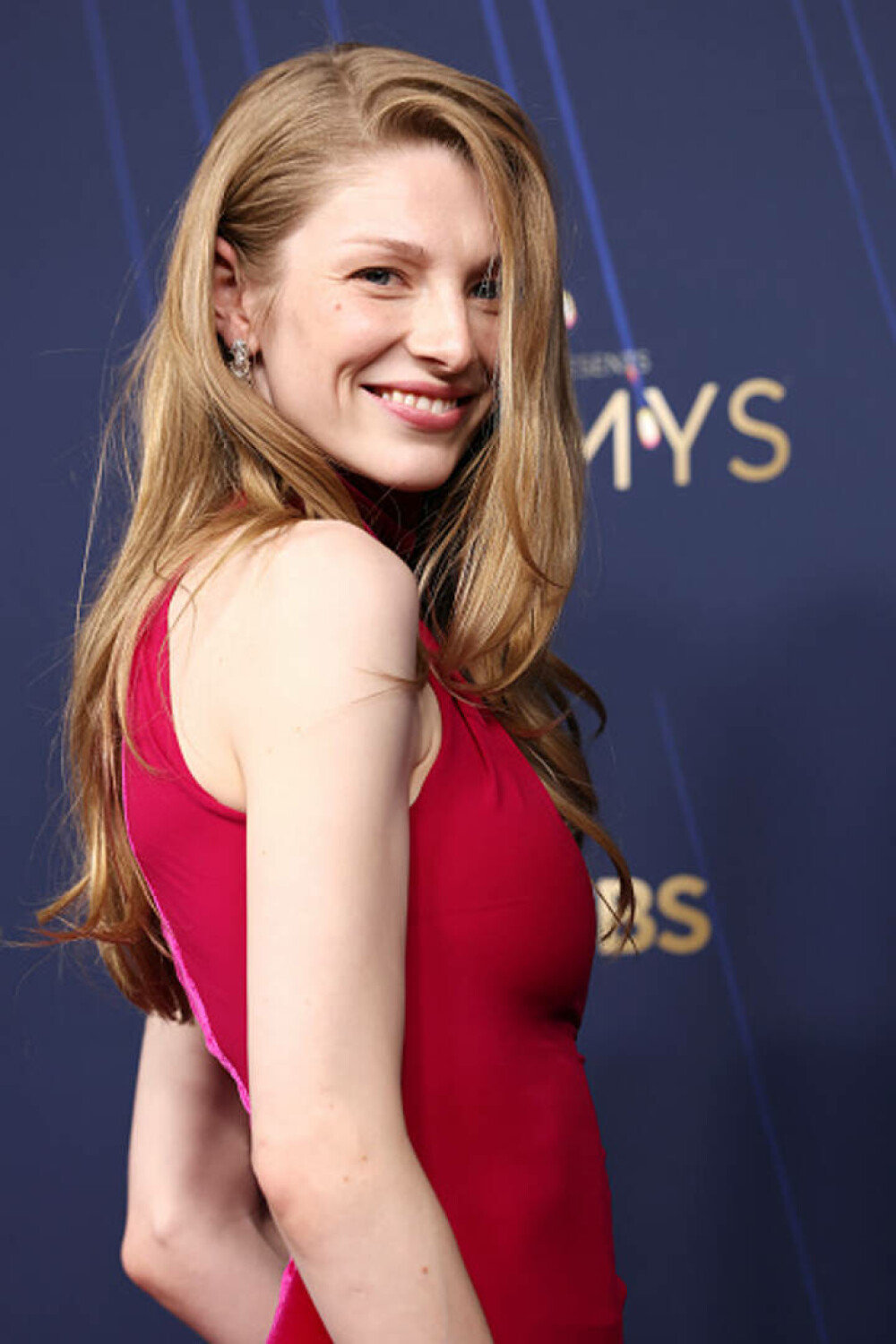 Cele mai bine îmbrăcate vedete la Emmy 2025. Ținutele spectaculoase cu care și-au făcut apariția pe covorul roșu GALERIE FOTO - Imaginea 34