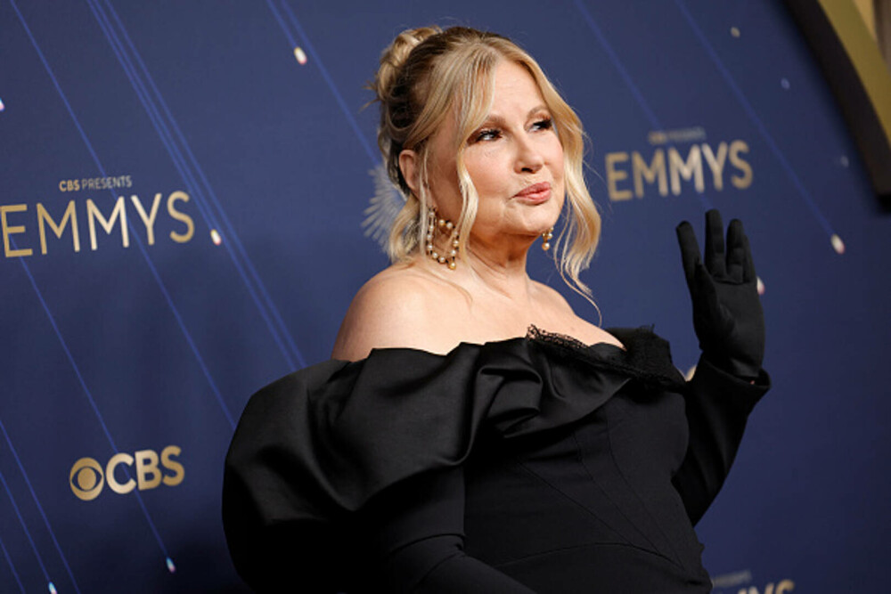 Cele mai bine îmbrăcate vedete la Emmy 2025. Ținutele spectaculoase cu care și-au făcut apariția pe covorul roșu GALERIE FOTO - Imaginea 58