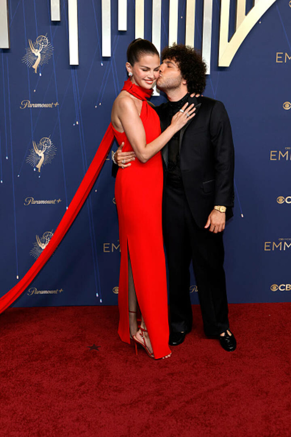 Cele mai bine îmbrăcate vedete la Emmy 2025. Ținutele spectaculoase cu care și-au făcut apariția pe covorul roșu GALERIE FOTO - Imaginea 65