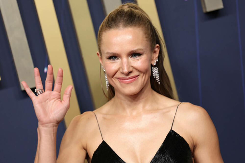 Cele mai bine îmbrăcate vedete la Emmy 2025. Ținutele spectaculoase cu care și-au făcut apariția pe covorul roșu GALERIE FOTO - Imaginea 72