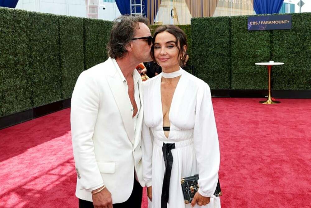 Cele mai bine îmbrăcate vedete la Emmy 2025. Ținutele spectaculoase cu care și-au făcut apariția pe covorul roșu GALERIE FOTO - Imaginea 97