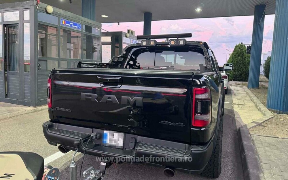 Un șofer român a rămas fără mașina de 40.000 de euro în urma unui control, în Timiș. Ce au descoperit polițiștii. FOTO - Imaginea 2