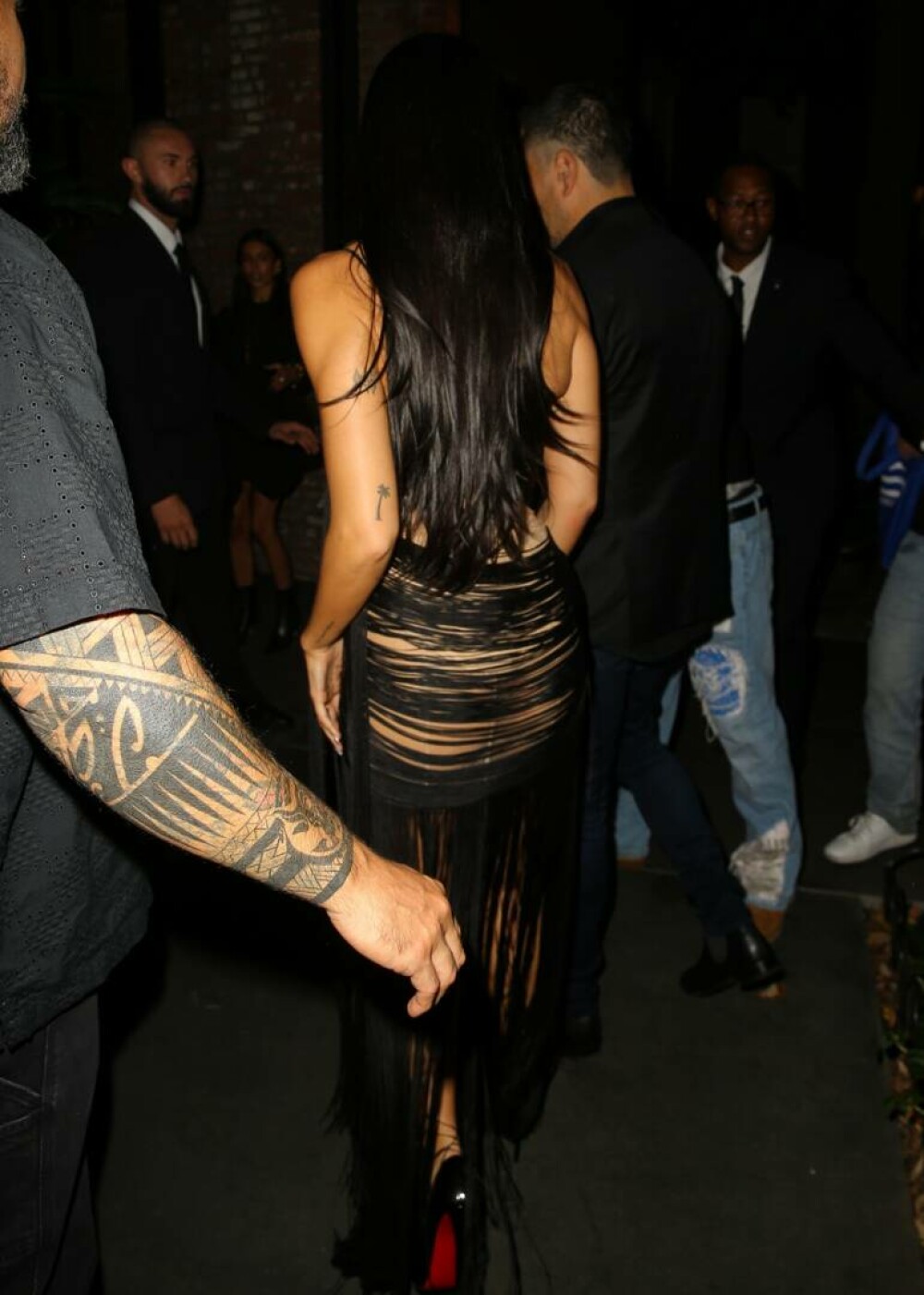 Dua Lipa a apărut „în franjuri” la o cină privată din New York. Și-a afișat silueta de invidiat - Imaginea 10