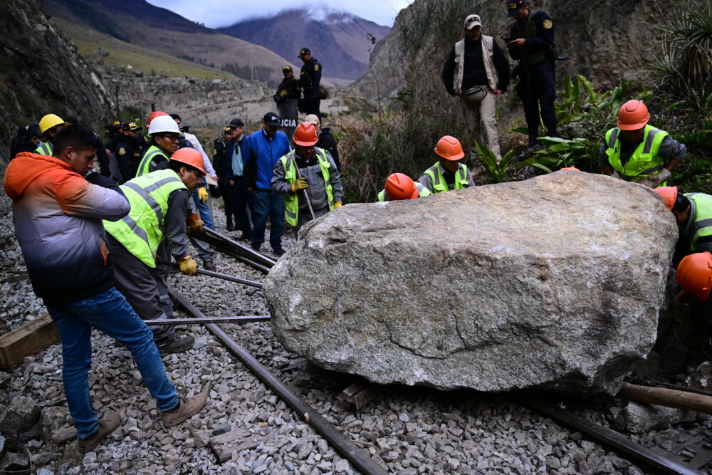 Peru a evacuat 1.400 de turişti din Machu Picchu, în urma unor proteste. Cererile locuitorilor. FOTO - Imaginea 1
