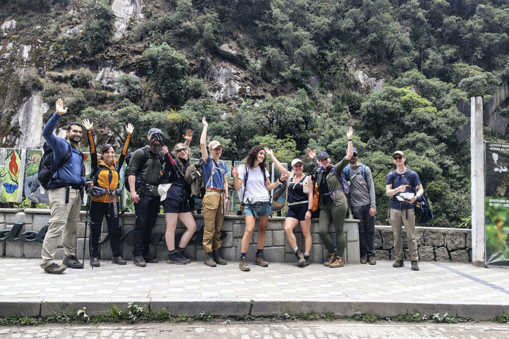 Peru a evacuat 1.400 de turişti din Machu Picchu, în urma unor proteste. Cererile locuitorilor. FOTO - Imaginea 7