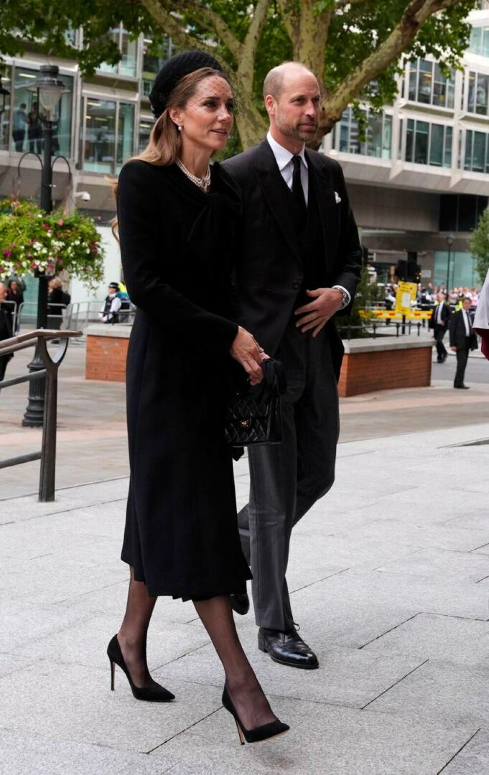 Kate Middleton, apariție elegantă la înmormântarea Ducesei de Kent. Cum arată ținuta purtată de Prințesa de Wales. FOTO - Imaginea 2