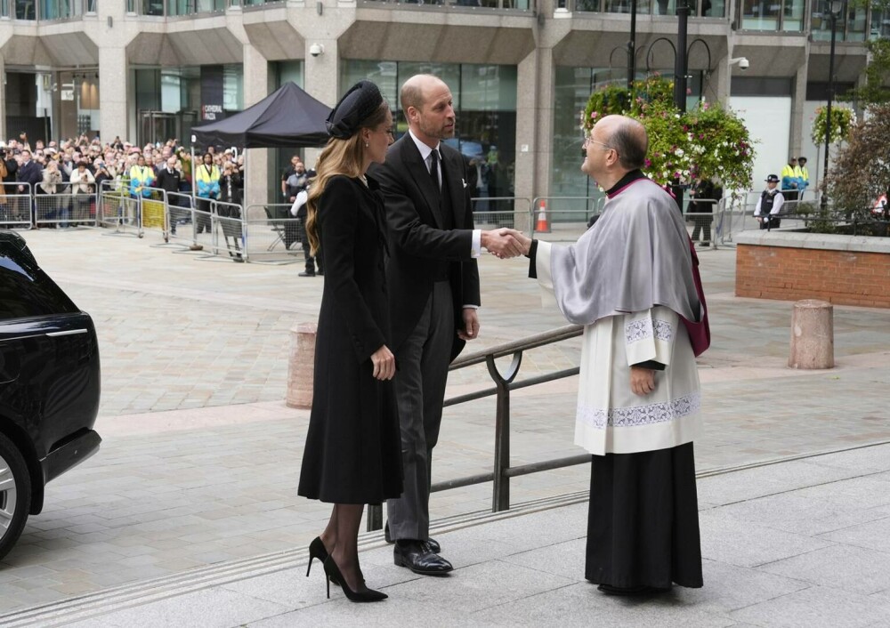 Kate Middleton, apariție elegantă la înmormântarea Ducesei de Kent. Cum arată ținuta purtată de Prințesa de Wales. FOTO - Imaginea 5