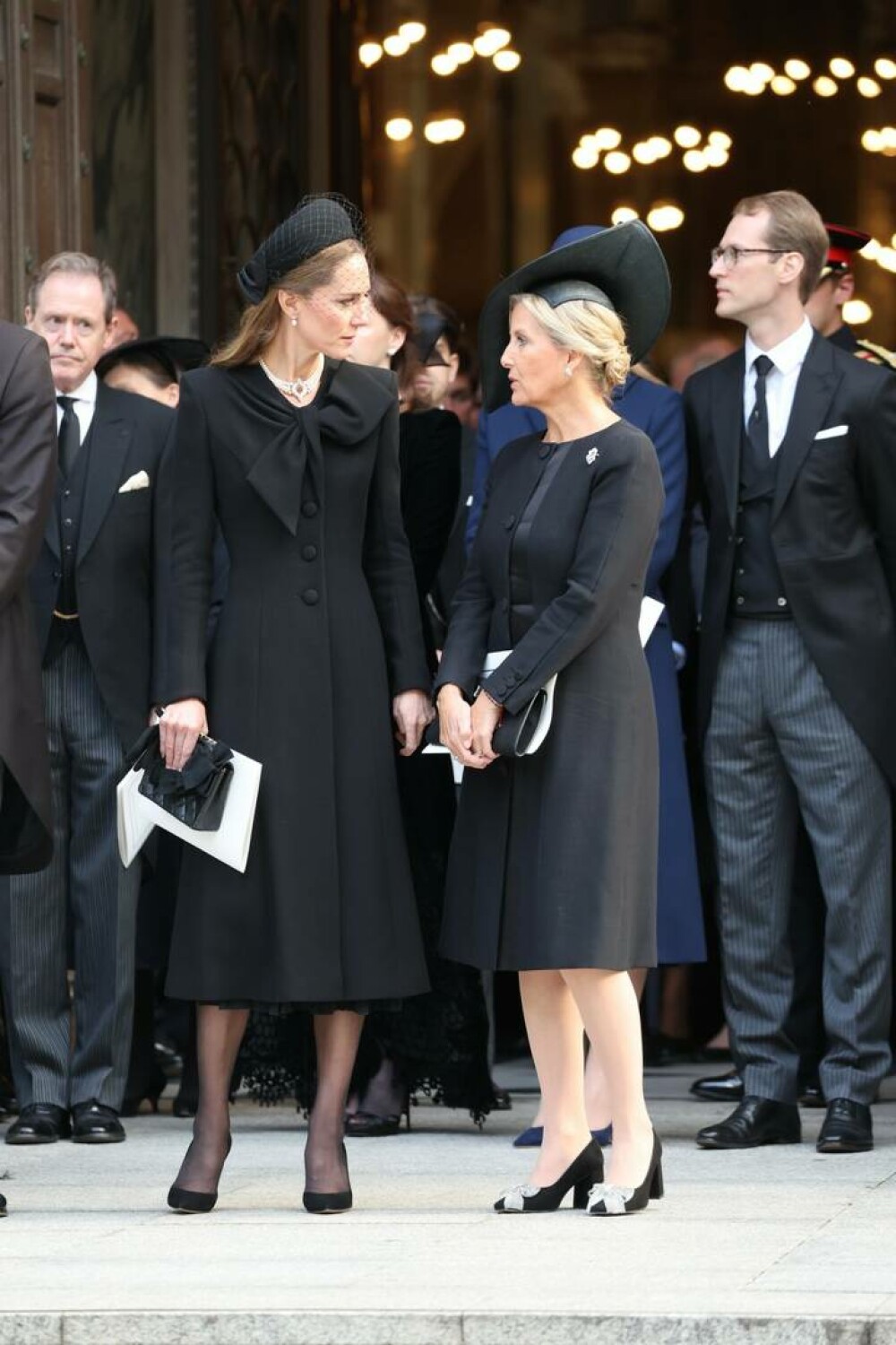 Prințesa Kate, apariție îndrăzneață cu pălărie de cowboy. Mesajul pentru echipa feminină de rugby a Angliei. FOTO - Imaginea 27