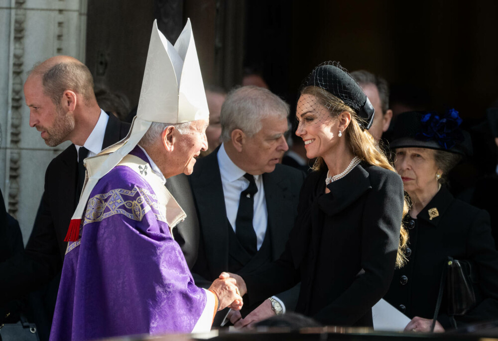 Kate Middleton, apariție elegantă la înmormântarea Ducesei de Kent. Cum arată ținuta purtată de Prințesa de Wales. FOTO - Imaginea 24