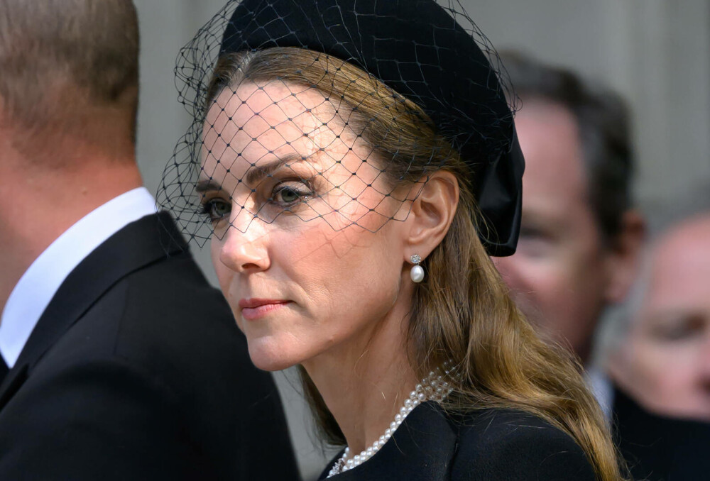 Prințesa Kate, apariție îndrăzneață cu pălărie de cowboy. Mesajul pentru echipa feminină de rugby a Angliei. FOTO - Imaginea 31