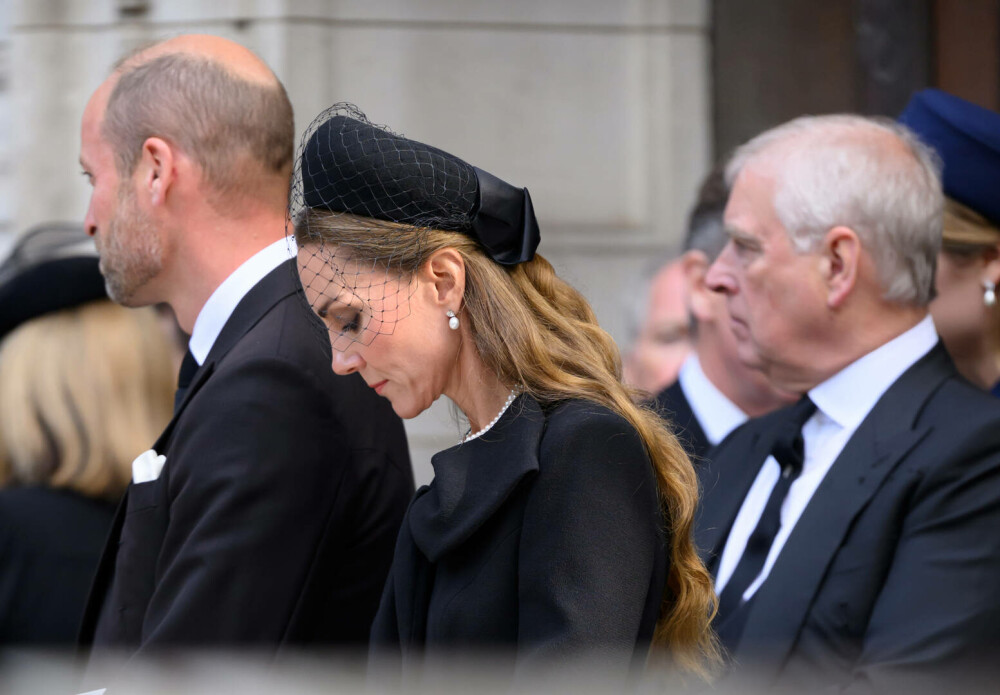 Prințesa Kate, apariție îndrăzneață cu pălărie de cowboy. Mesajul pentru echipa feminină de rugby a Angliei. FOTO - Imaginea 32