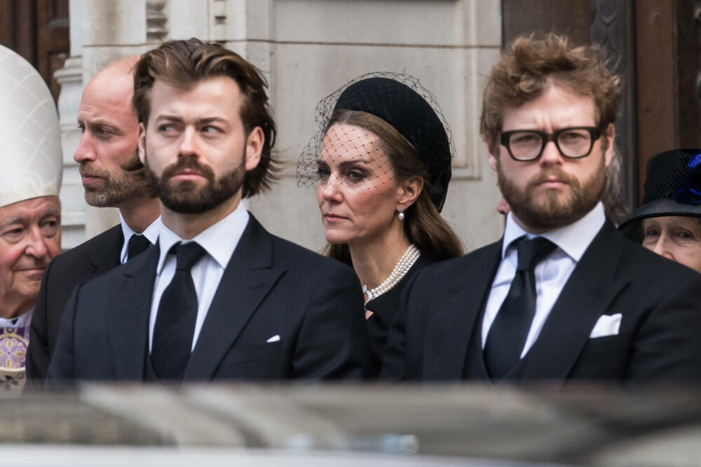 Prințesa Kate, apariție îndrăzneață cu pălărie de cowboy. Mesajul pentru echipa feminină de rugby a Angliei. FOTO - Imaginea 16