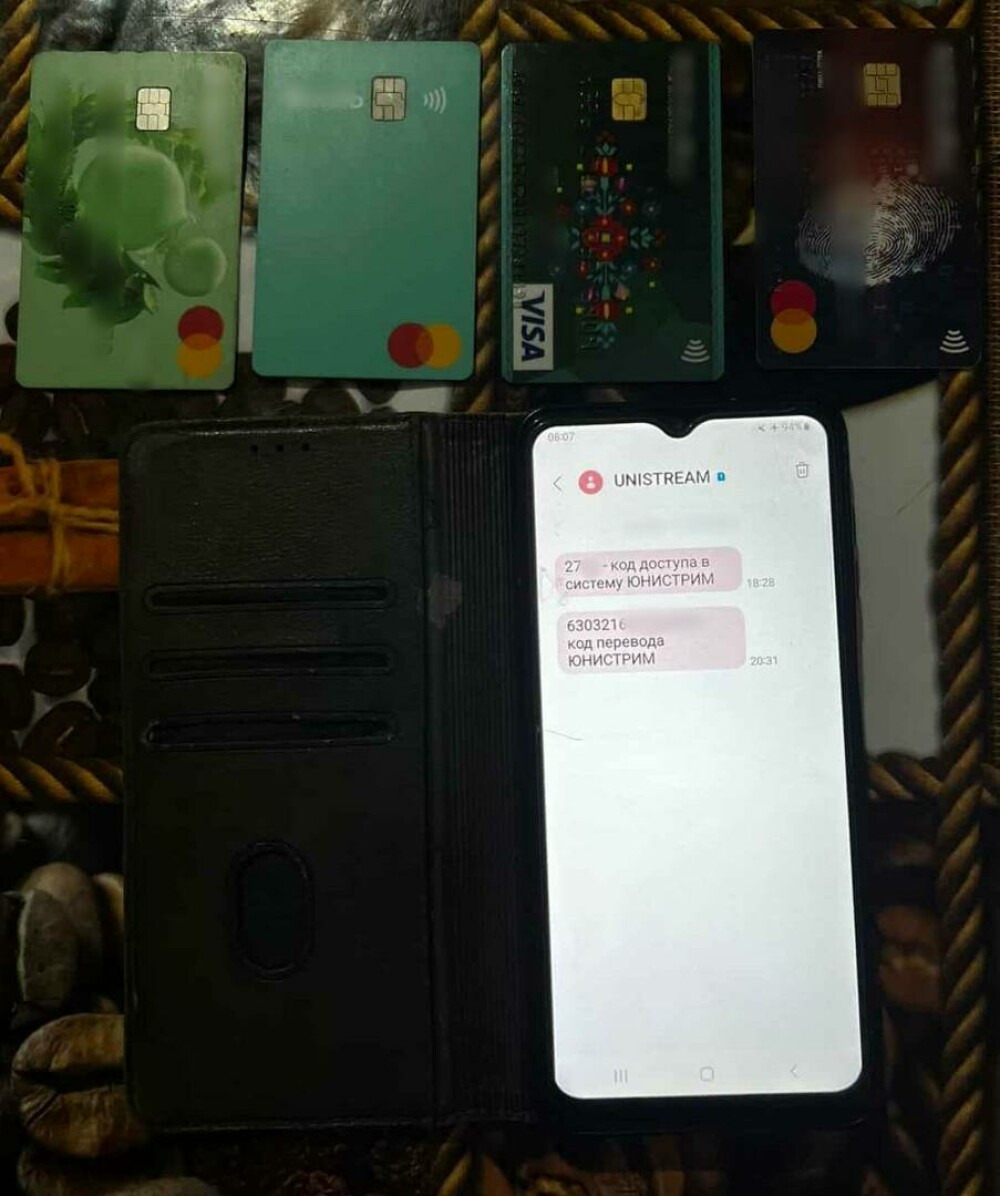 Zeci de percheziţii au loc din nou în Republica Moldova în legătură cu finanţarea ilegală a partidelor. FOTO - Imaginea 4