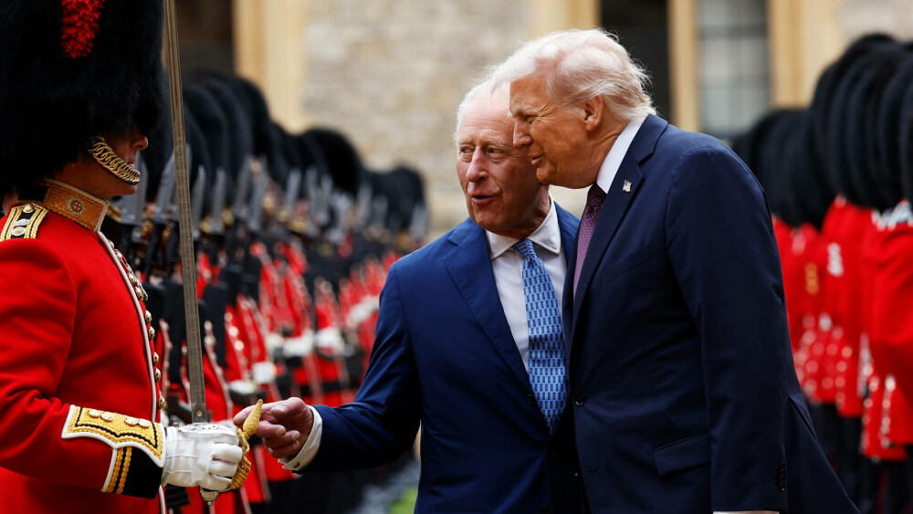 Donald Trump, tratat ca un rege la Londra. A fost plimbat cu o caleașcă aurită și cazat la Windsor. Miza vizitei în UK - Imaginea 1