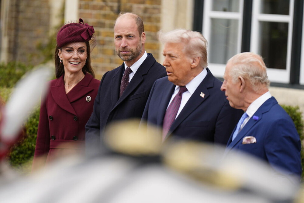 Donald Trump, tratat ca un rege la Londra. A fost plimbat cu o caleașcă aurită și cazat la Windsor. Miza vizitei în UK - Imaginea 12