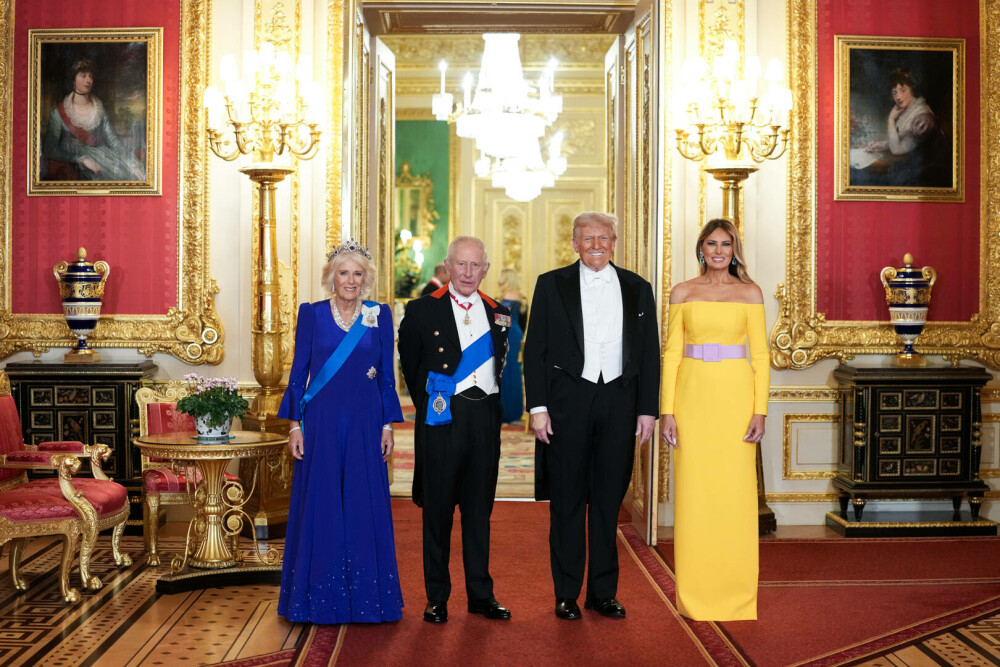 Dineu regal fastuos la Castelul Windsor, în onoarea președintelui SUA. Ținuta purtată de Melania Trump. GALERIE FOTO - Imaginea 15