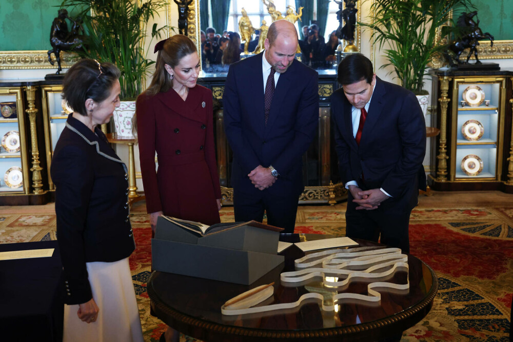 Kate Middleton, apariție elegantă la banchetul de stat din timpul vizitei lui Donald Trump. FOTO - Imaginea 8