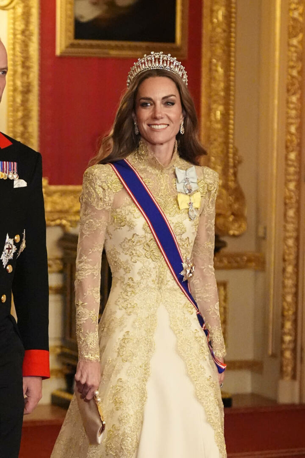 Kate Middleton, apariție elegantă la banchetul de stat din timpul vizitei lui Donald Trump. FOTO - Imaginea 17