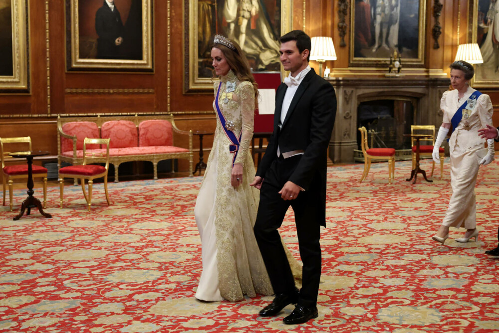 Kate Middleton, apariție elegantă la banchetul de stat din timpul vizitei lui Donald Trump. FOTO - Imaginea 23