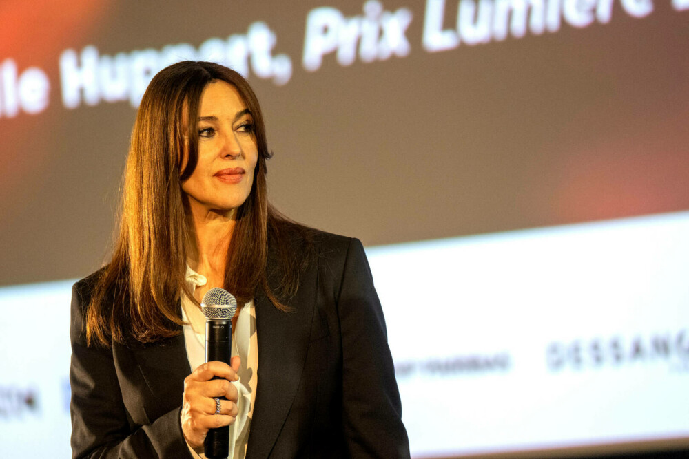 Surpriză la Hollywood: Monica Bellucci a confirmat despărțirea de regizorul Tim Burton, „cu mult respect și afecțiune” - Imaginea 12