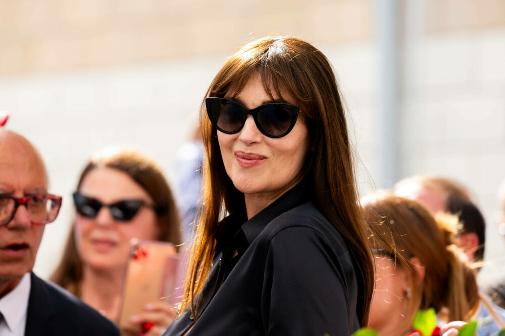 Surpriză la Hollywood: Monica Bellucci a confirmat despărțirea de regizorul Tim Burton, „cu mult respect și afecțiune” - Imaginea 32