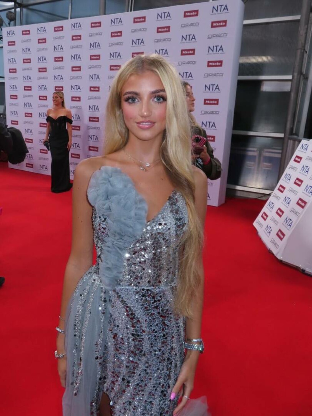 Princess Andre și Katie Price, „la cuțite”. Tânăra de 18 ani a fost criticată dur de mama sa. „Trebuie să-l concediați” - Imaginea 17