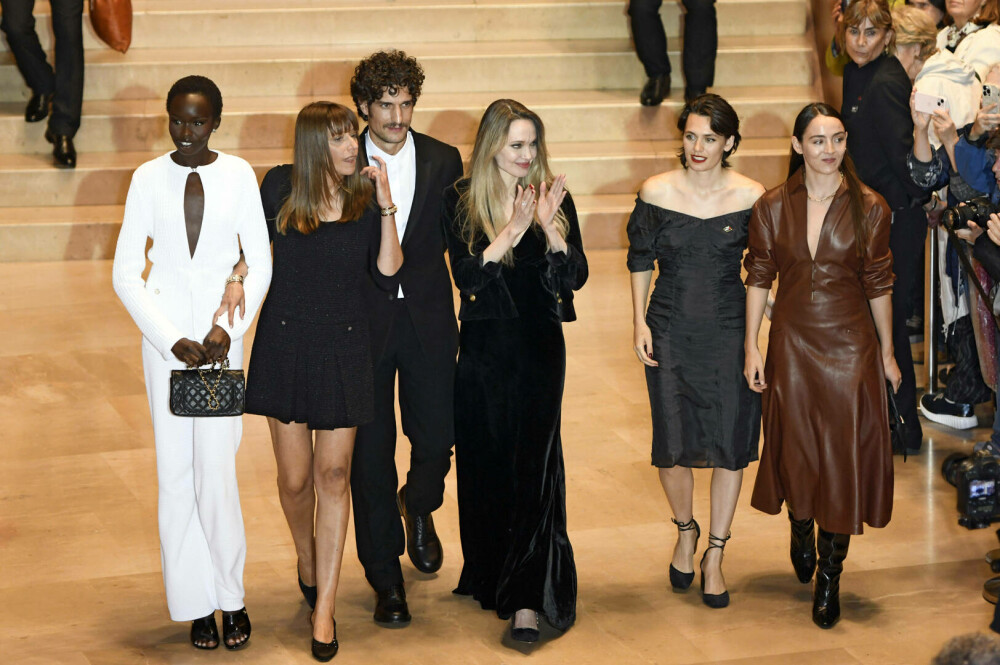 Angelina Jolie, apariție spectaculoasă pe covorul roșu de la San Sebastian. Actrița a furat toate privirile | GALERIE FOTO - Imaginea 4