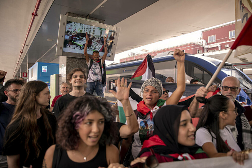 Zeci de mii de persoane au protestat în Italia față de genocidul din Fâşia Gaza. „Să blocăm totul!