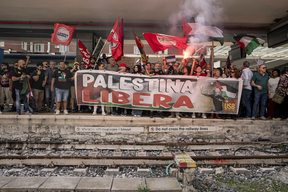 Zeci de mii de persoane au protestat în Italia față de genocidul din Fâşia Gaza. „Să blocăm totul!