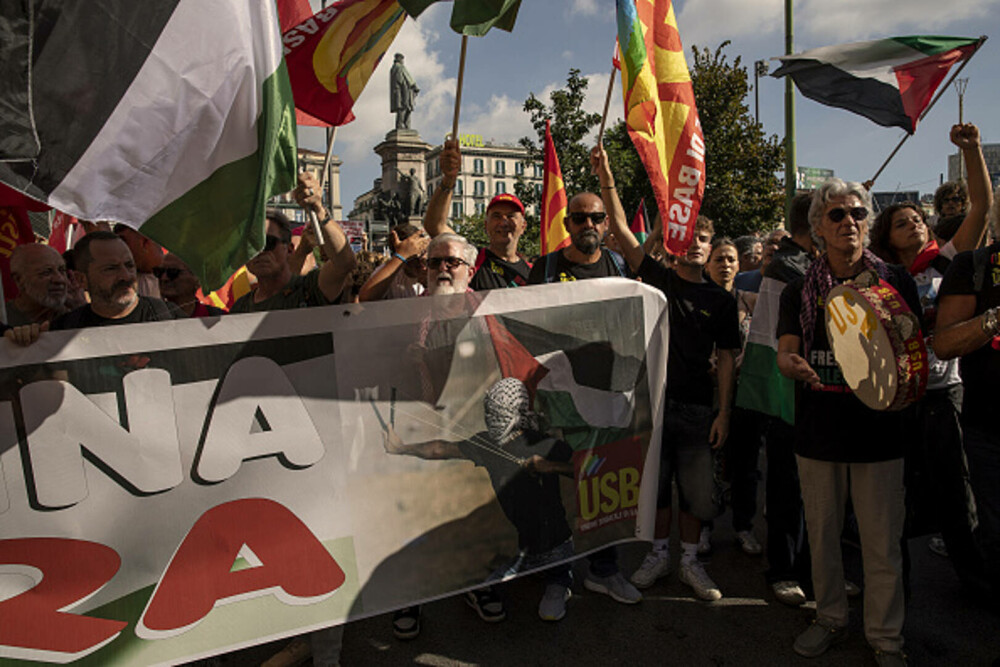Zeci de mii de persoane au protestat în Italia față de genocidul din Fâşia Gaza. „Să blocăm totul!