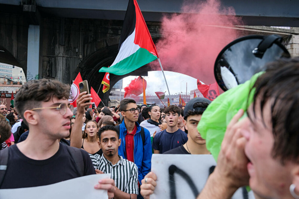 Zeci de mii de persoane au protestat în Italia față de genocidul din Fâşia Gaza. „Să blocăm totul!