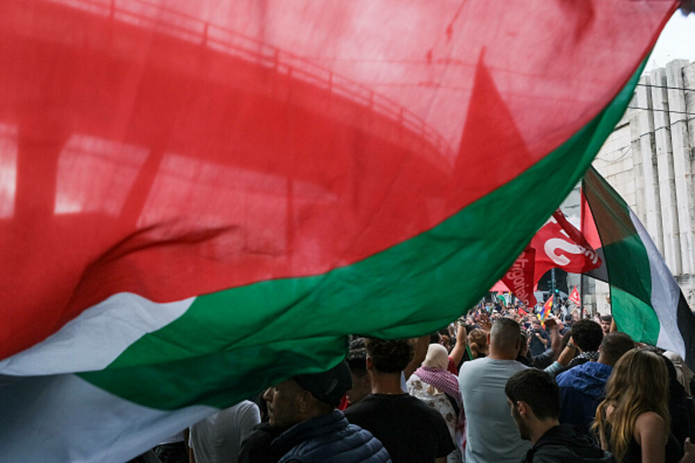 Zeci de mii de persoane au protestat în Italia față de genocidul din Fâşia Gaza. „Să blocăm totul!
