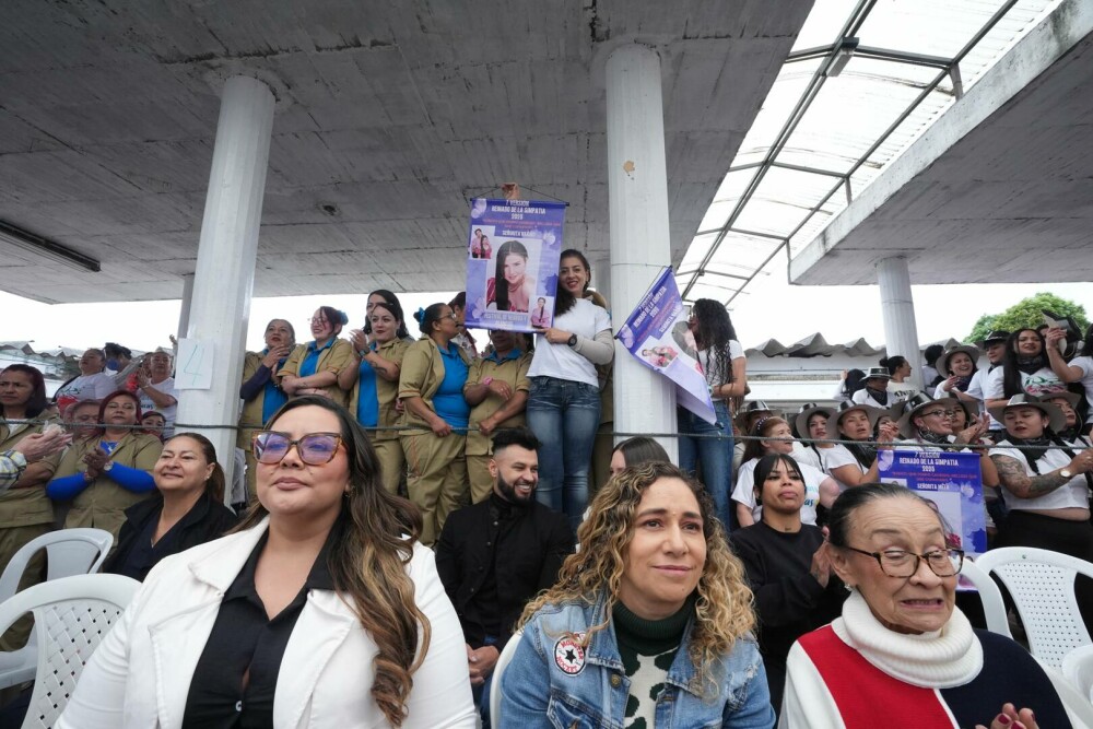 „Miss Pușcărie” într-o închisoare supraaglomerată din Bogota. Traficantele și-au etalat calitățile pe podium |GALERIE FOTO - Imaginea 4