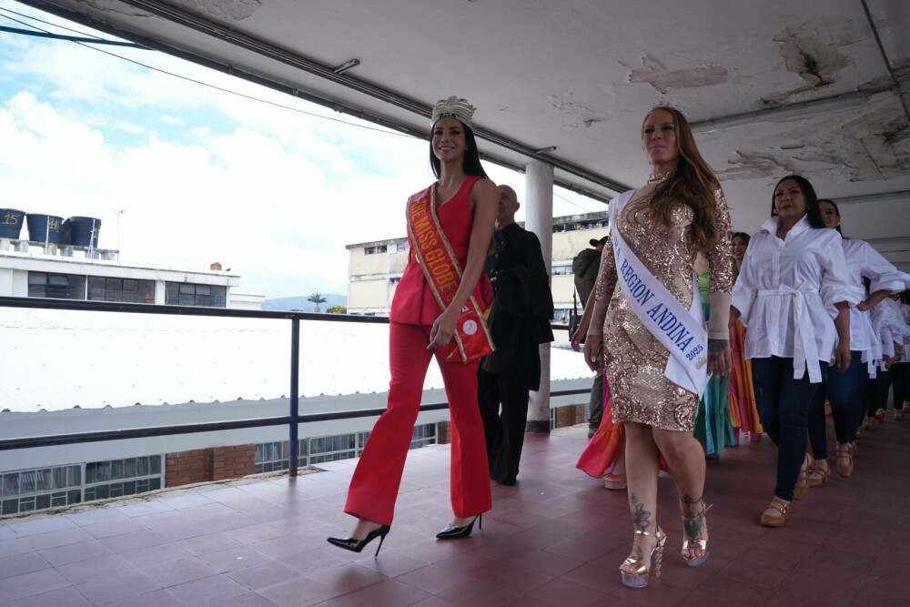 „Miss Pușcărie” într-o închisoare supraaglomerată din Bogota. Traficantele și-au etalat calitățile pe podium |GALERIE FOTO - Imaginea 21