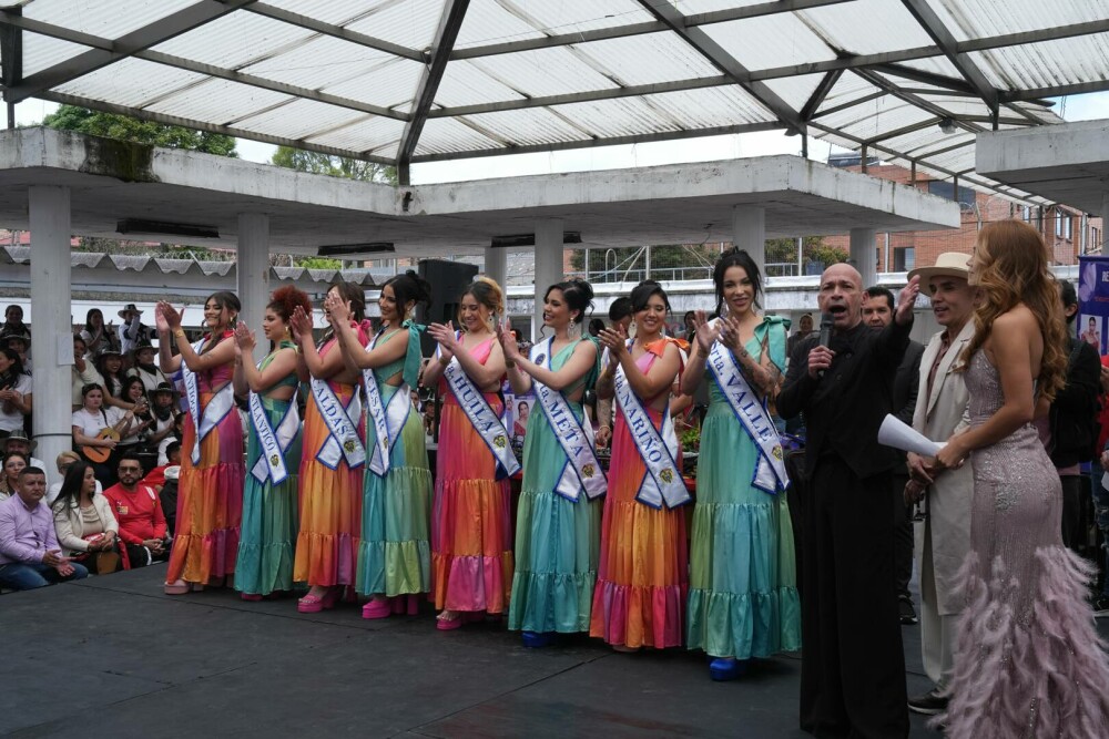 „Miss Pușcărie” într-o închisoare supraaglomerată din Bogota. Traficantele și-au etalat calitățile pe podium |GALERIE FOTO - Imaginea 31