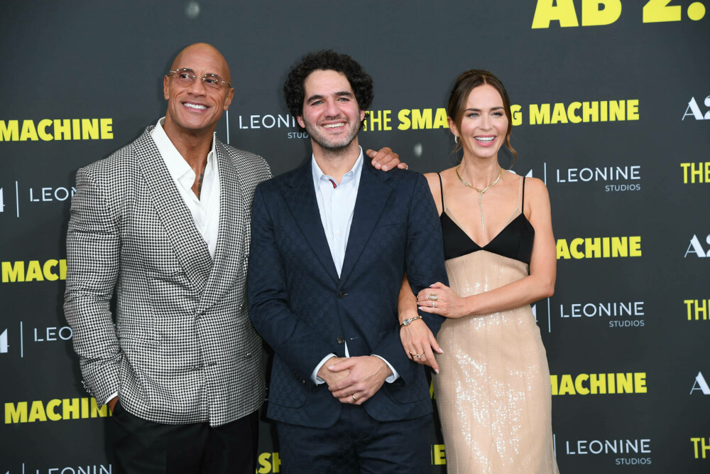 Emily Blunt a strălucit pe covorul roșu într-o rochie nude cu paiete. Cum arată ținuta purtată de actriță. GALERIE FOTO - Imaginea 18