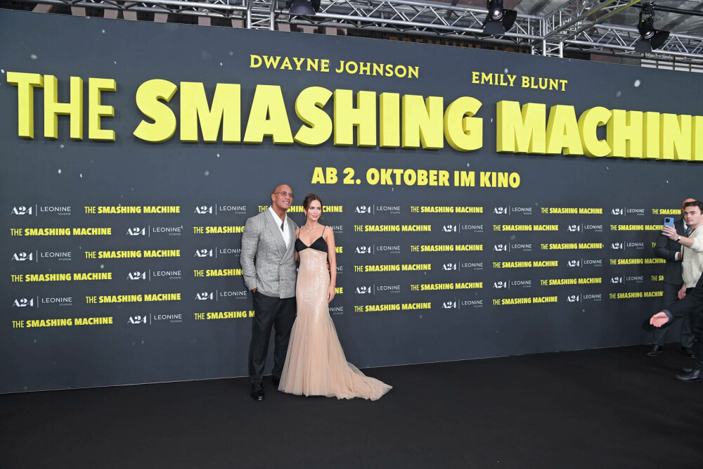 Emily Blunt a strălucit pe covorul roșu într-o rochie nude cu paiete. Cum arată ținuta purtată de actriță. GALERIE FOTO - Imaginea 21