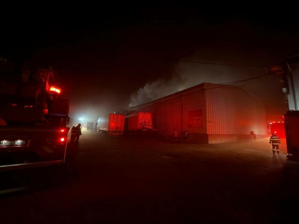 Incendiu uriaș la un depozit din București, în Pantelimon. Poluare de 7 ori peste limita admisă. VIDEO - Imaginea 10