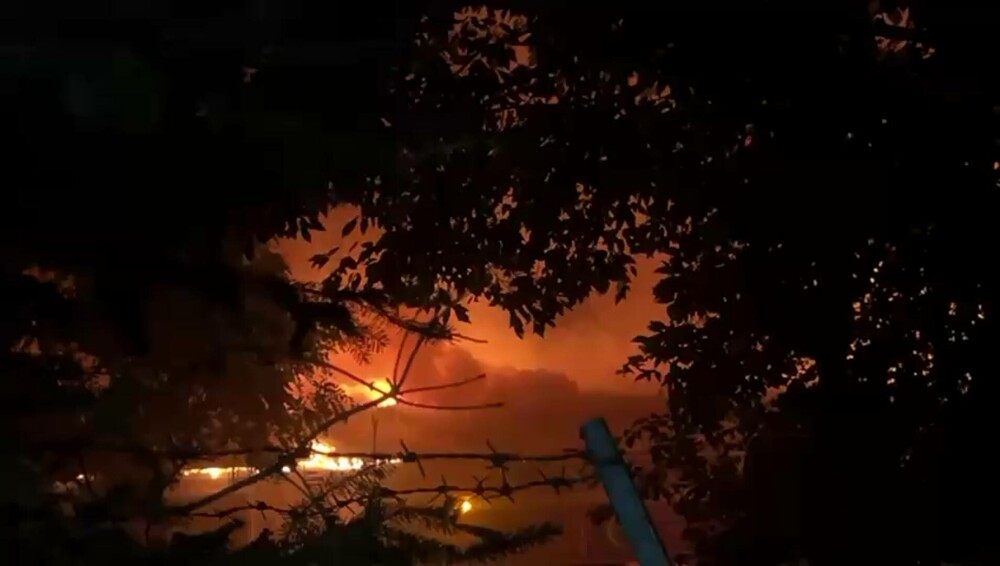 Incendiu uriaș la un depozit din București, în Pantelimon. Poluare de 7 ori peste limita admisă. VIDEO - Imaginea 6