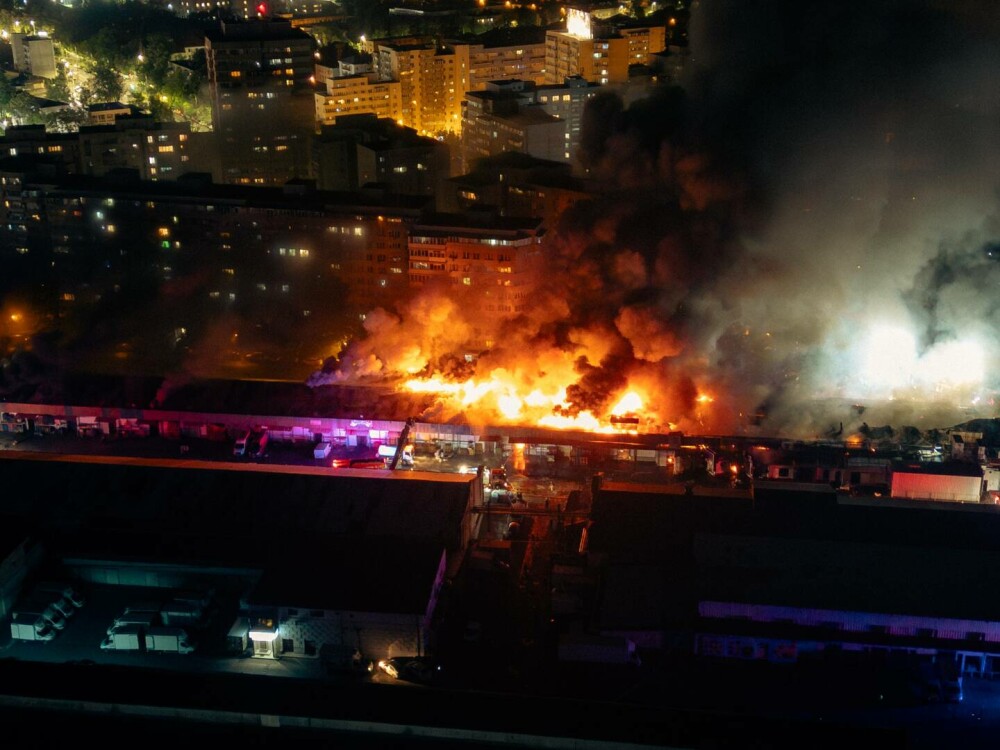 Incendiu uriaș la un depozit din București, în Pantelimon. Poluare de 7 ori peste limita admisă. VIDEO - Imaginea 12