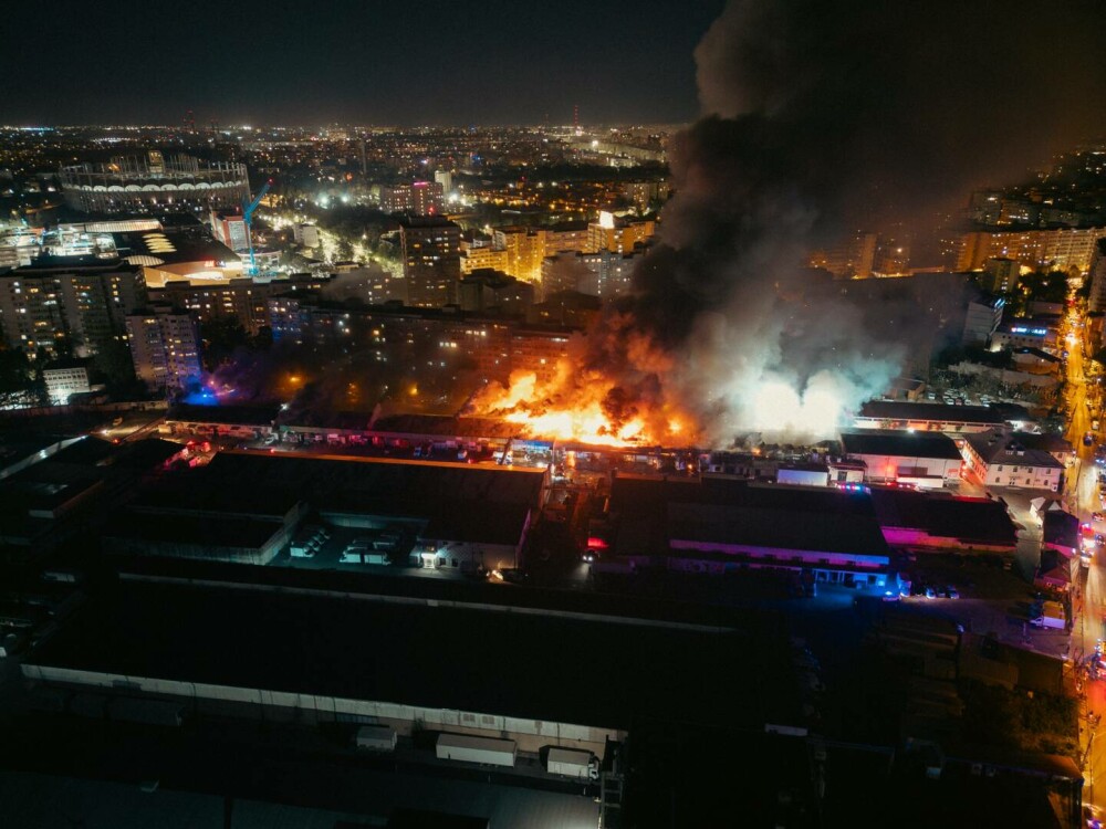 Incendiu uriaș la un depozit din București, în Pantelimon. Poluare de 7 ori peste limita admisă. VIDEO - Imaginea 14