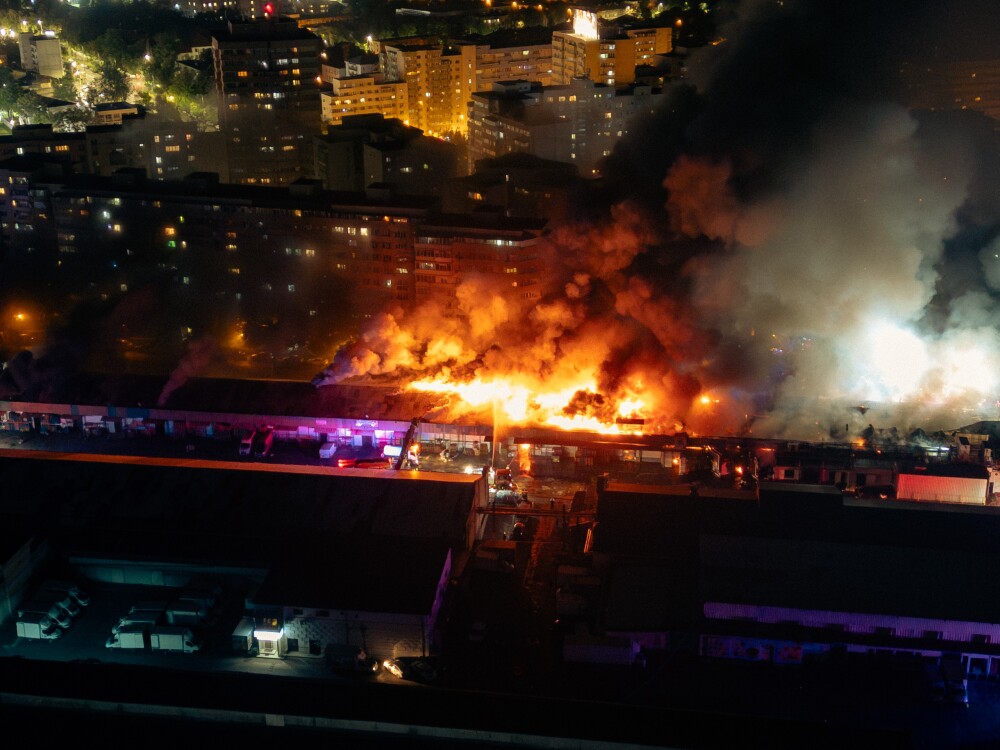 Incendiu uriaș la un depozit din București, în Pantelimon. Poluare de 7 ori peste limita admisă. VIDEO - Imaginea 1