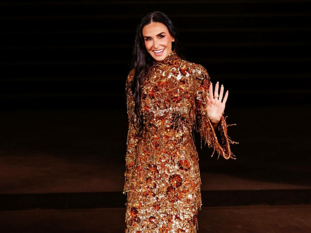 Demi Moore, apariție de senzație la Milano Fashion Week. Ținuta spectaculoasă care a cucerit publicul. GALERIE FOTO - Imaginea 1