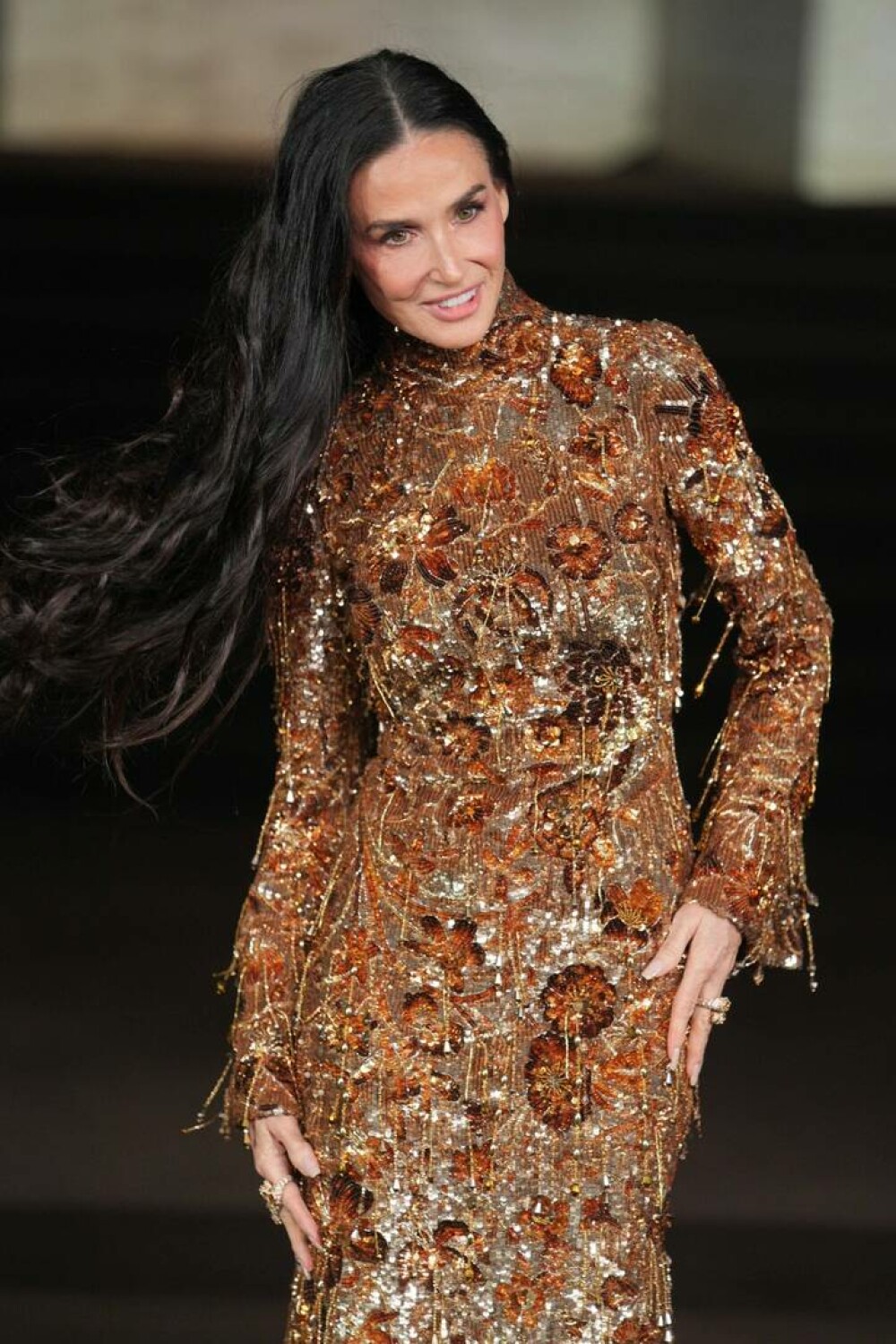 Demi Moore, apariție de senzație la Milano Fashion Week. Ținuta spectaculoasă care a cucerit publicul. GALERIE FOTO - Imaginea 5